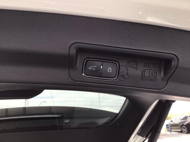 2022 Ford Explorer XLT photo 21