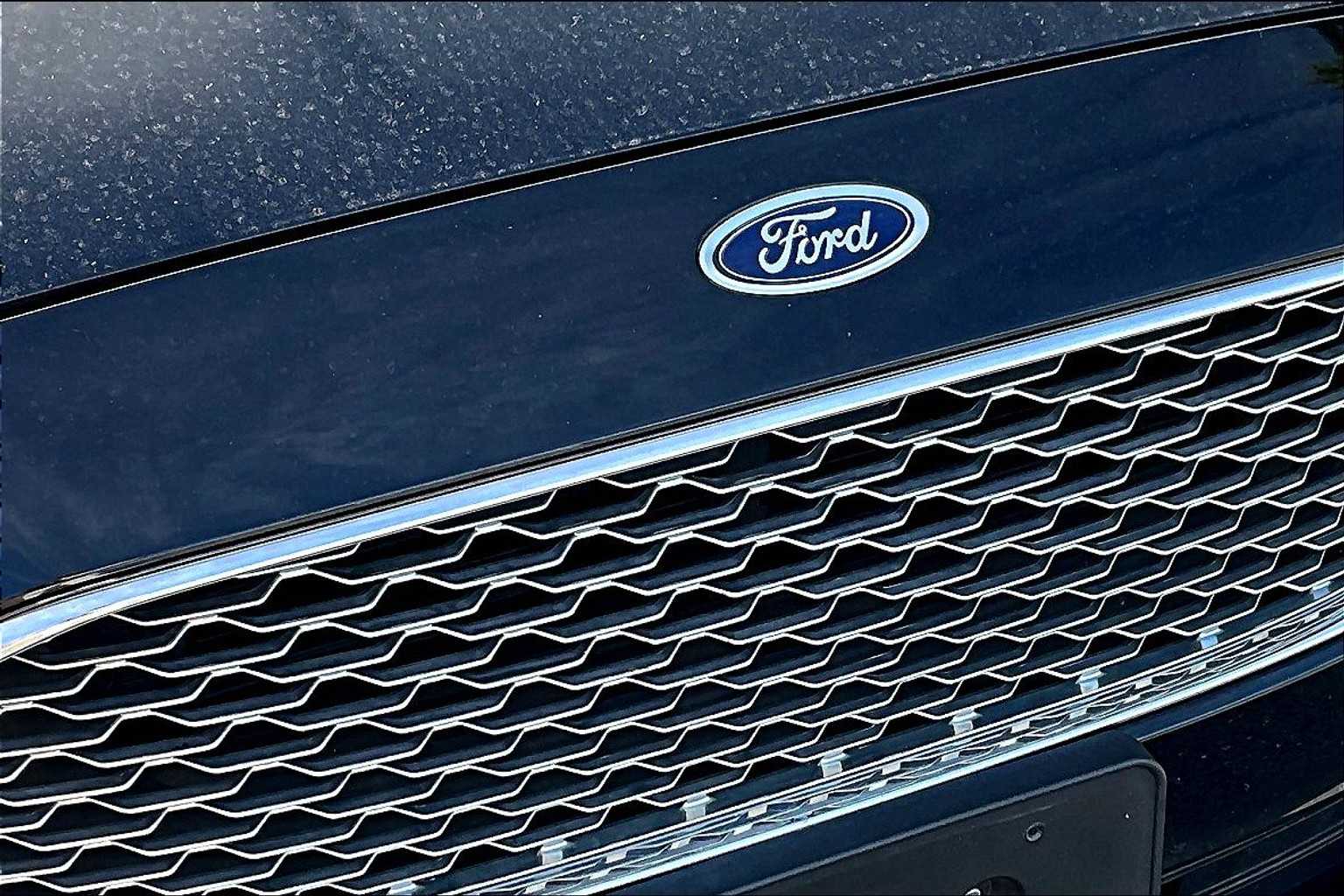 2019 Ford Fusion Hybrid Titanium photo 28