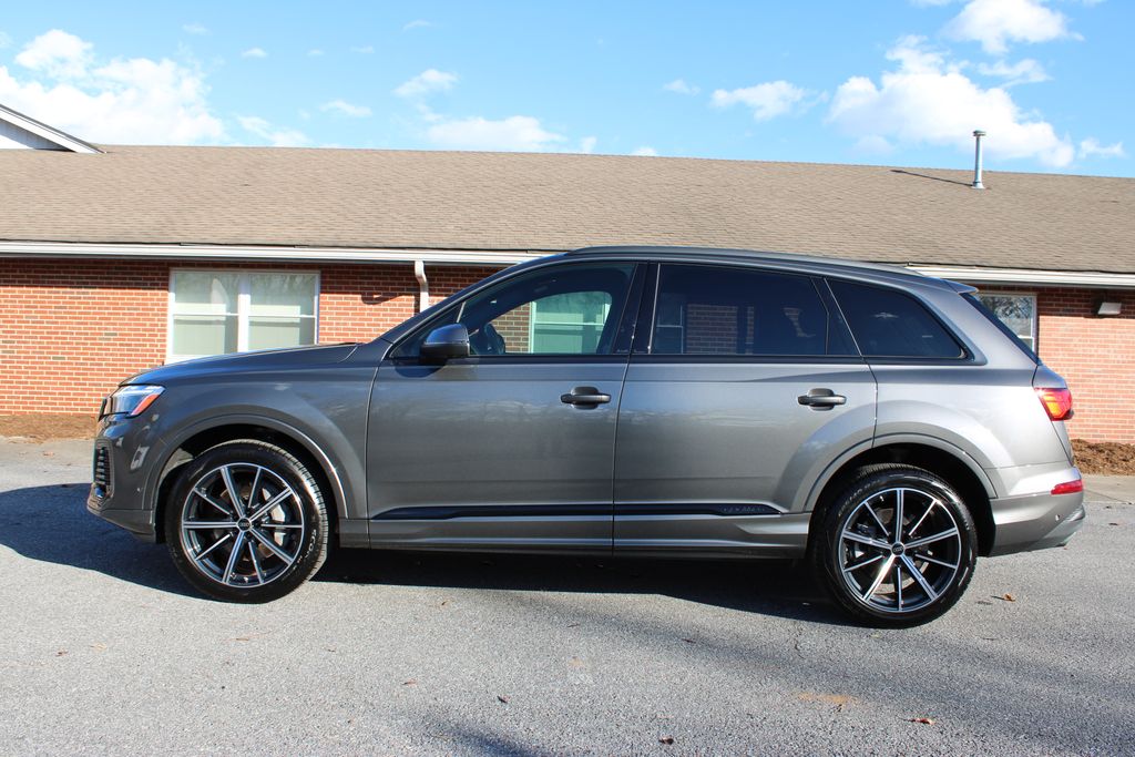 2025 Audi Q7 45 Premium Plus photo 4
