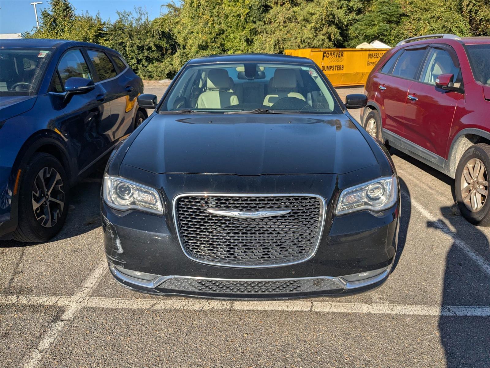 2016 Chrysler 300 Limited photo 2