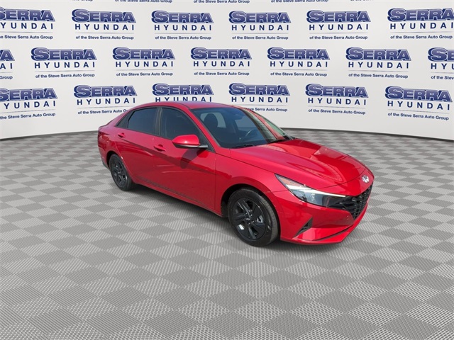 2023 Hyundai Elantra SEL photo 3