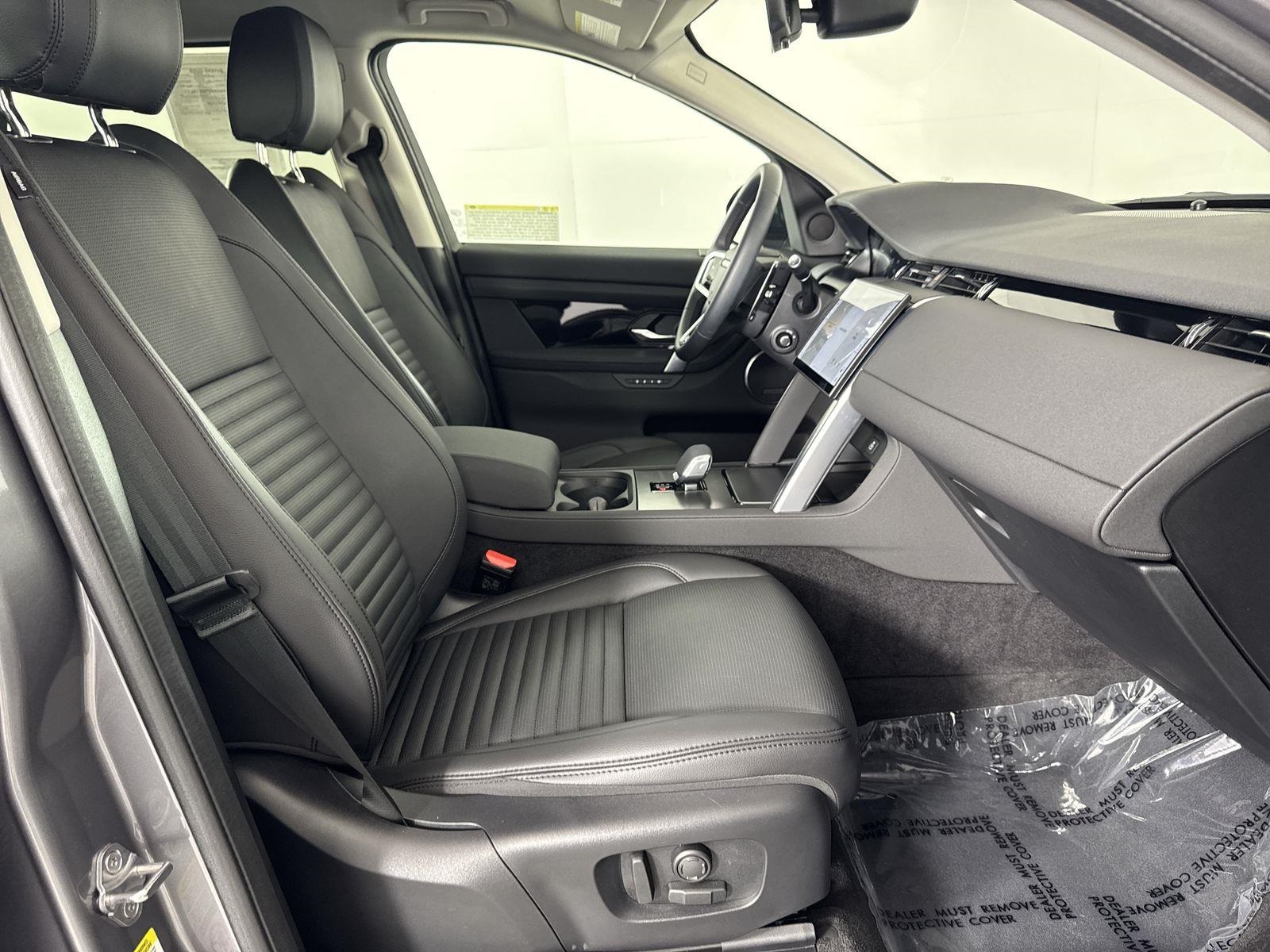 2025 Land Rover Discovery Sport S photo 31