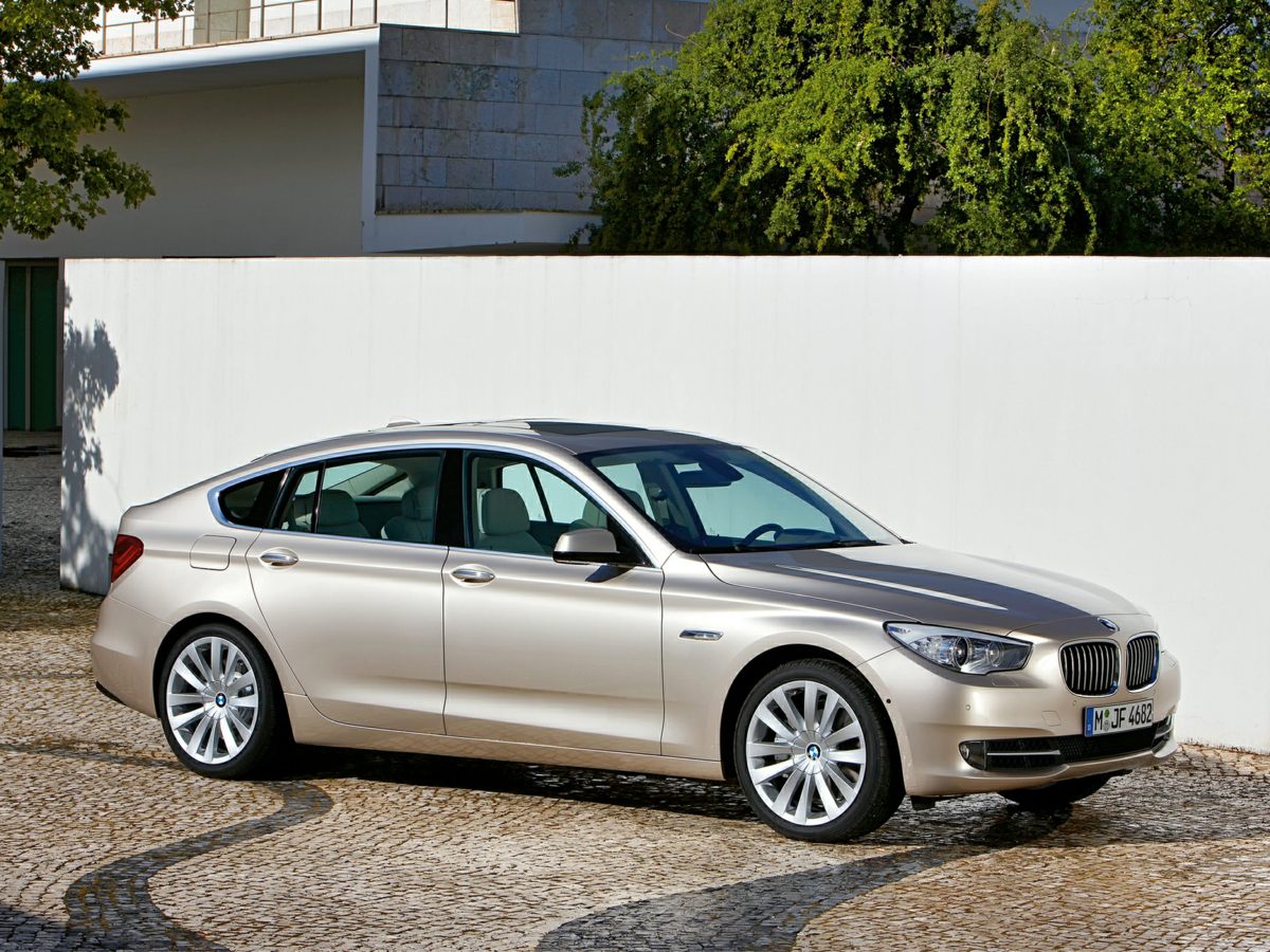 2011 BMW 5 Series 550i's photo