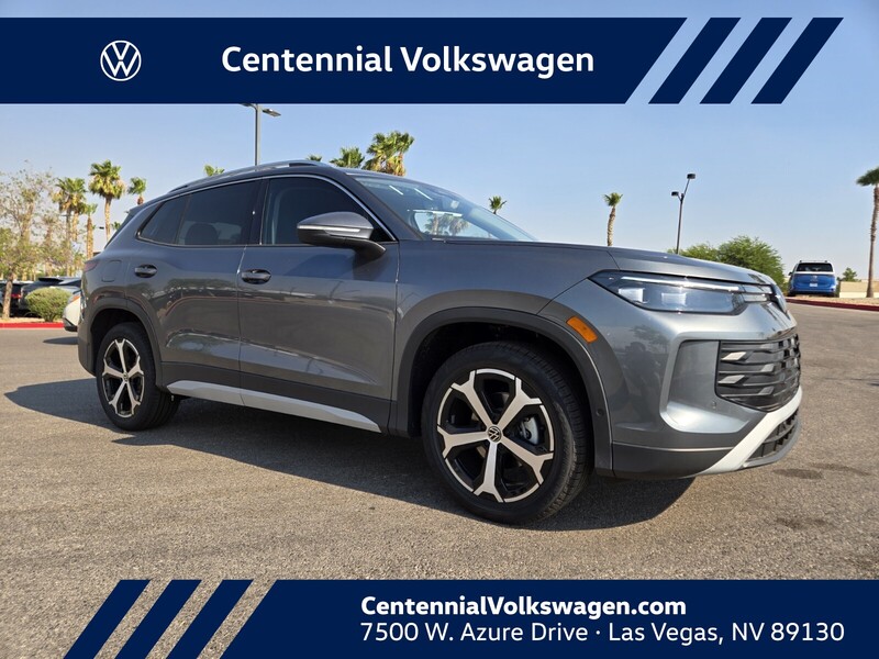 2025 Volkswagen Tiguan SE's photo