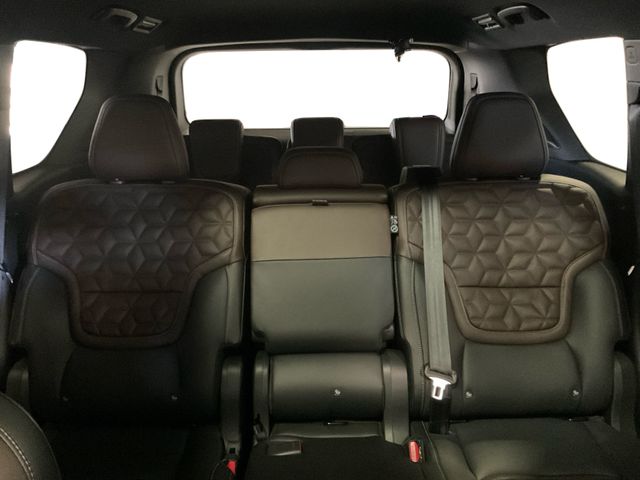 2025 Nissan Armada Platinum photo 14