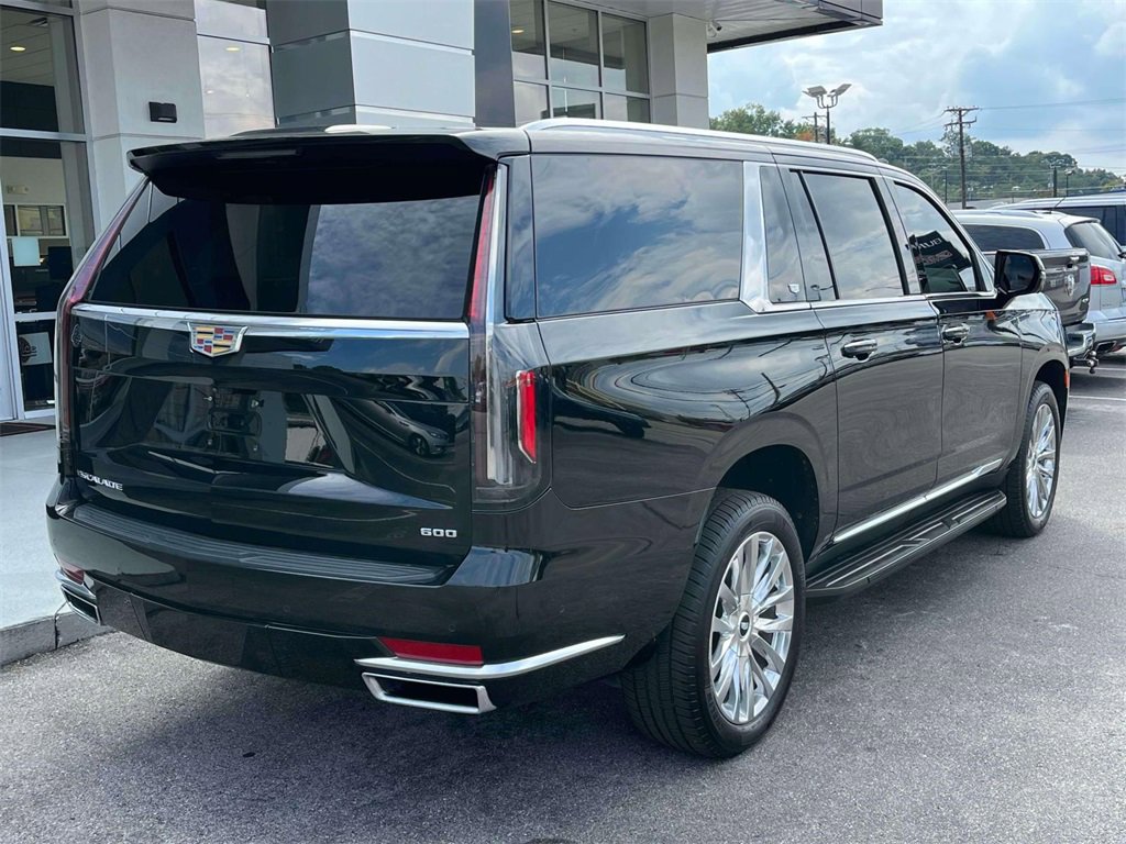 2023 Cadillac Escalade ESV Premium Luxury photo 2