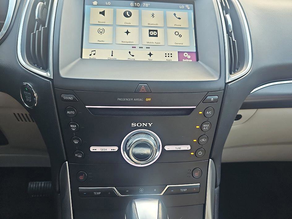 2017 Ford Edge Titanium photo 23