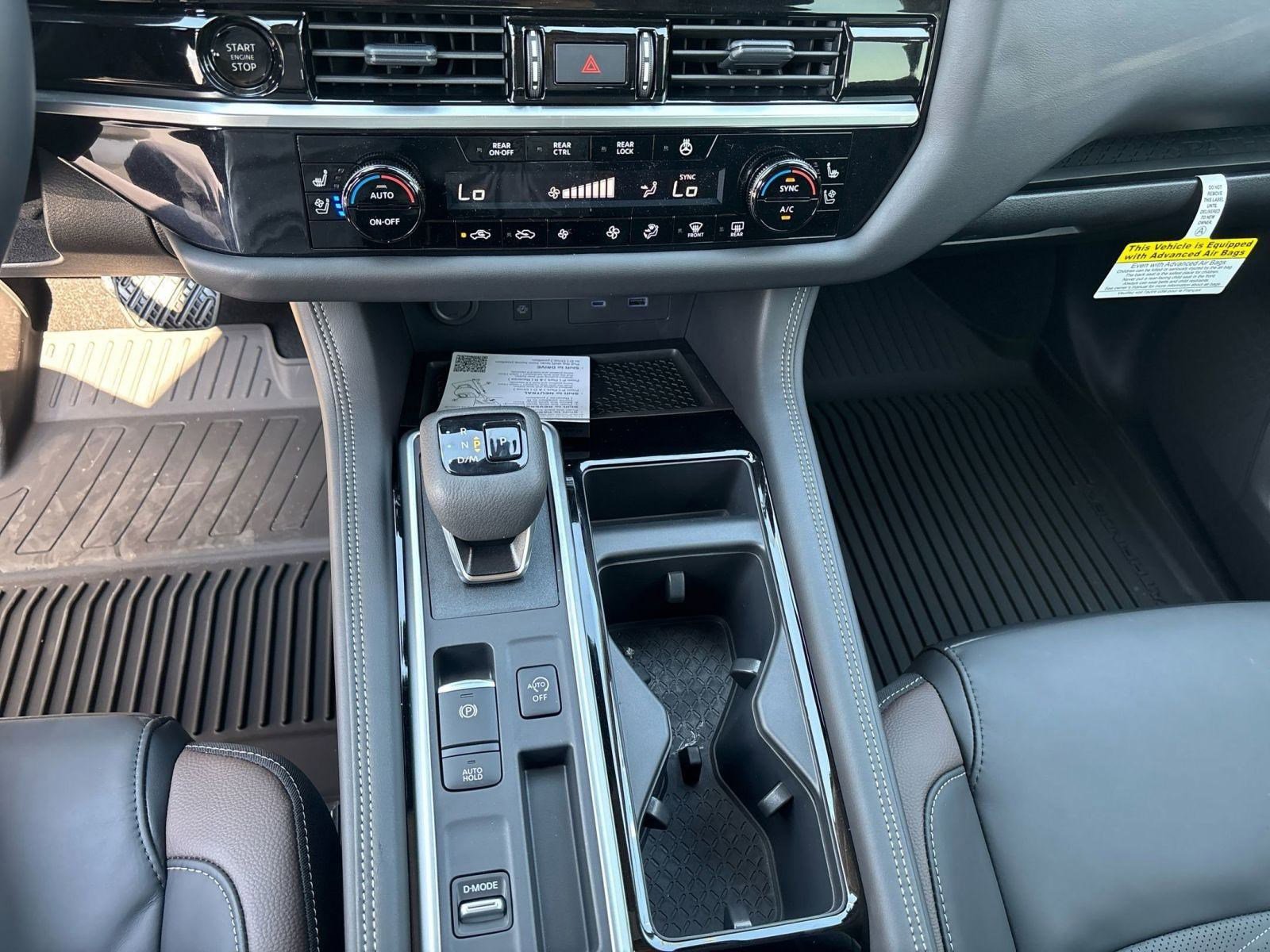 2025 Nissan Pathfinder Platinum photo 20