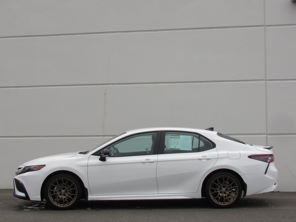 2024 Toyota Camry Hybrid SE photo 4