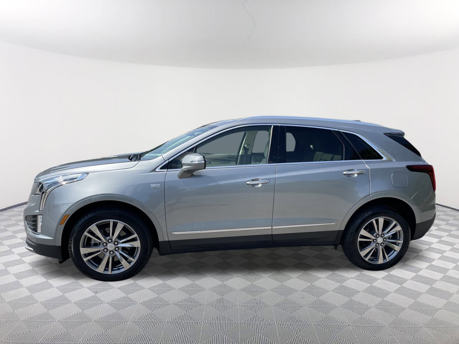 2025 Cadillac XT5 Premium Luxury photo 2