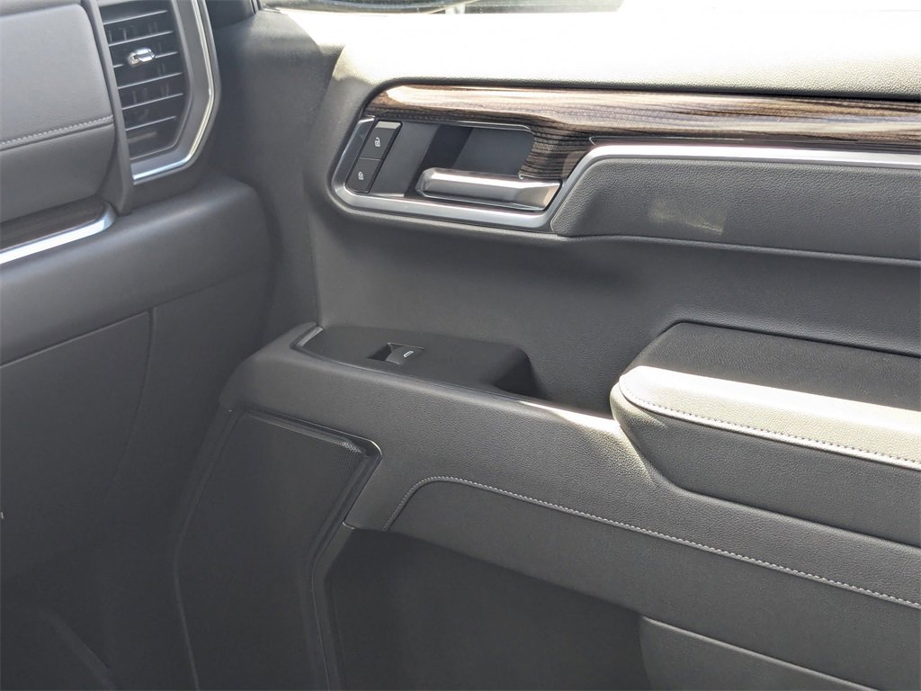 2025 Chevrolet Silverado 1500 LT photo 15