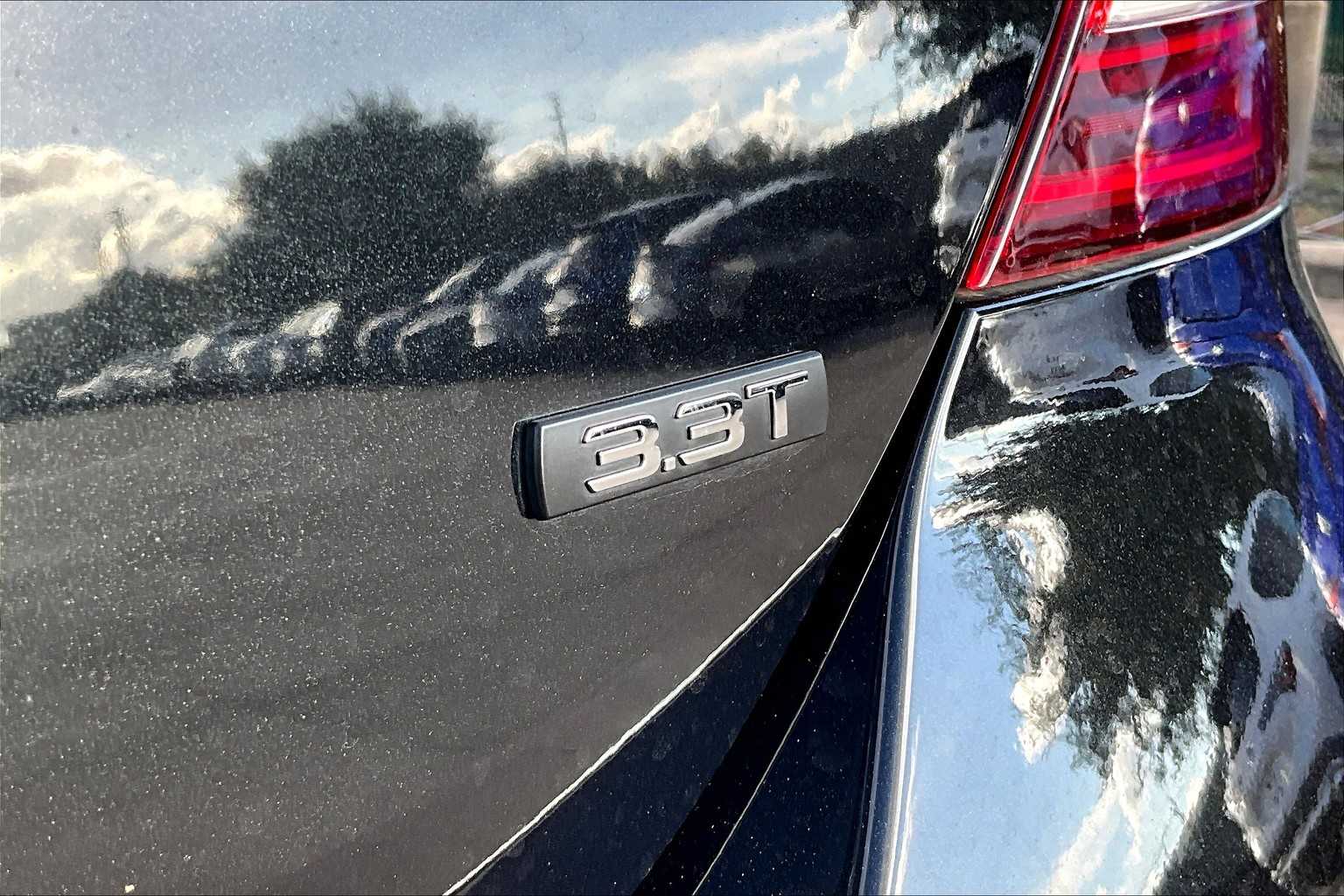 2025 Genesis G70 3.3T Sport Advanced photo 9