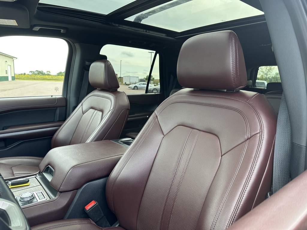 2024 Ford Expedition MAX Limited photo 4