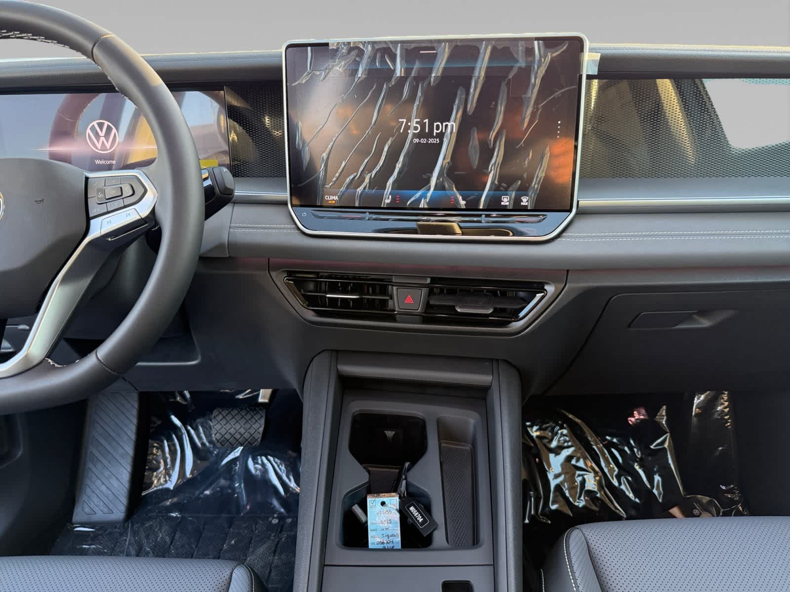 2025 Volkswagen Tiguan SE photo 11