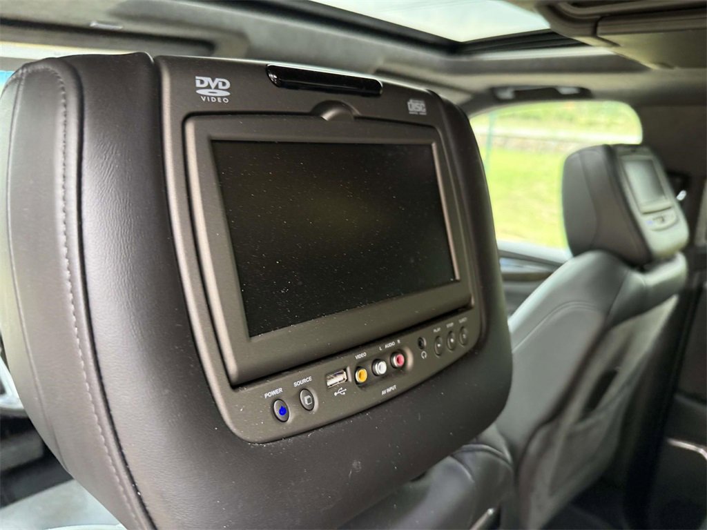 2019 Cadillac Escalade ESV Platinum photo 18
