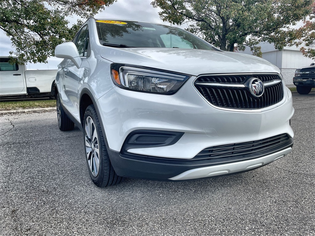 2022 Buick Encore Preferred photo 2