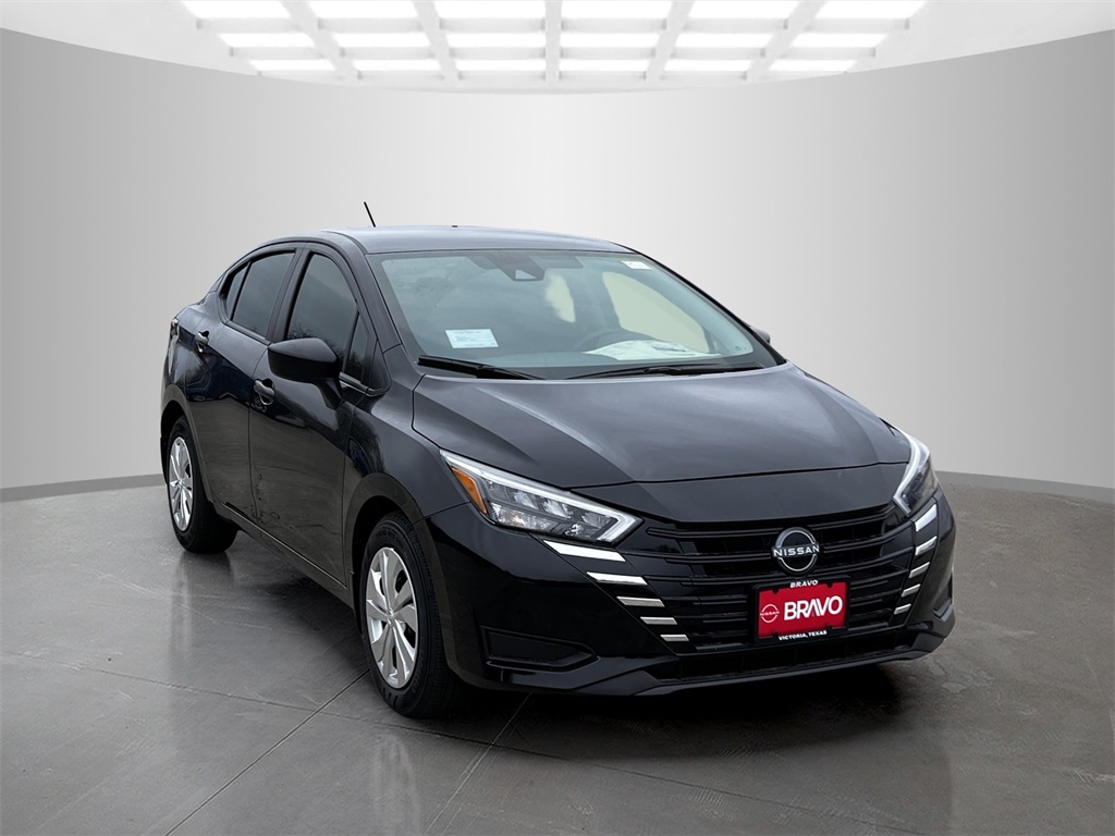 2025 Nissan Versa S photo 3
