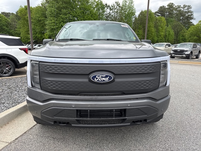 2025 Ford F-150 Lightning photo 3