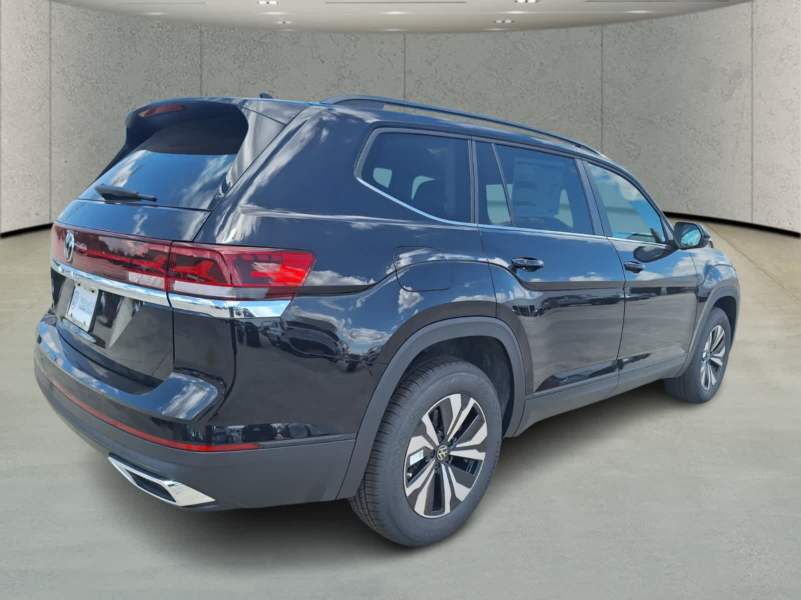 2026 Volkswagen Atlas SE photo 5