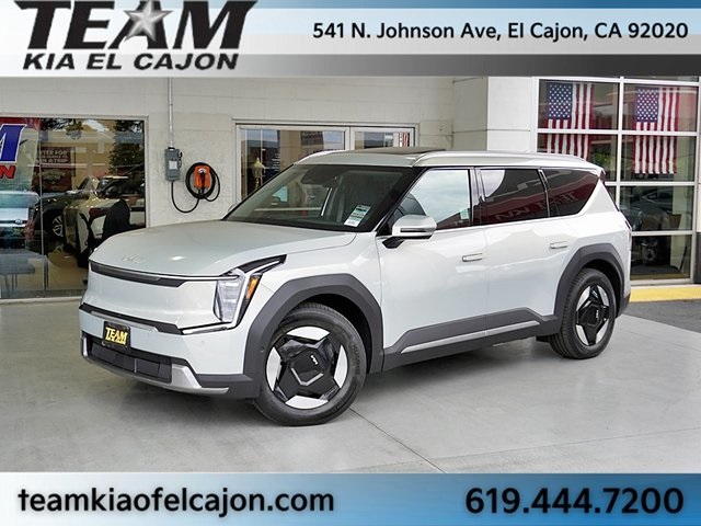 2026 Kia EV9 Wind's photo