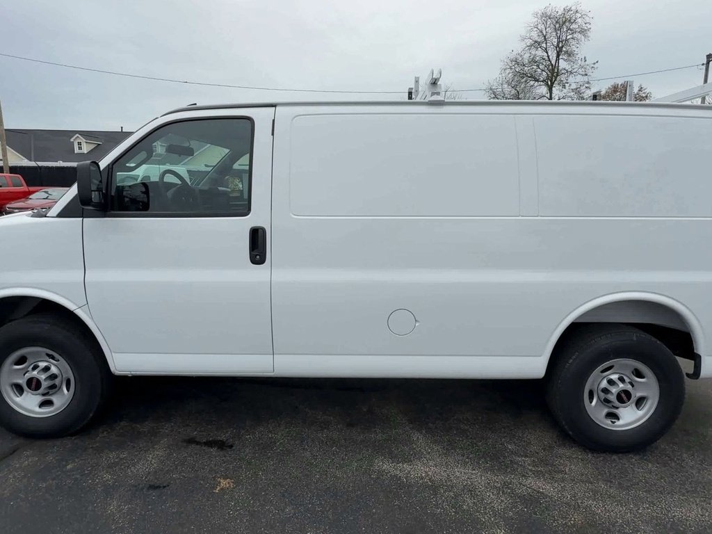 2025 Gmc Savana Cargo 2500 photo 4