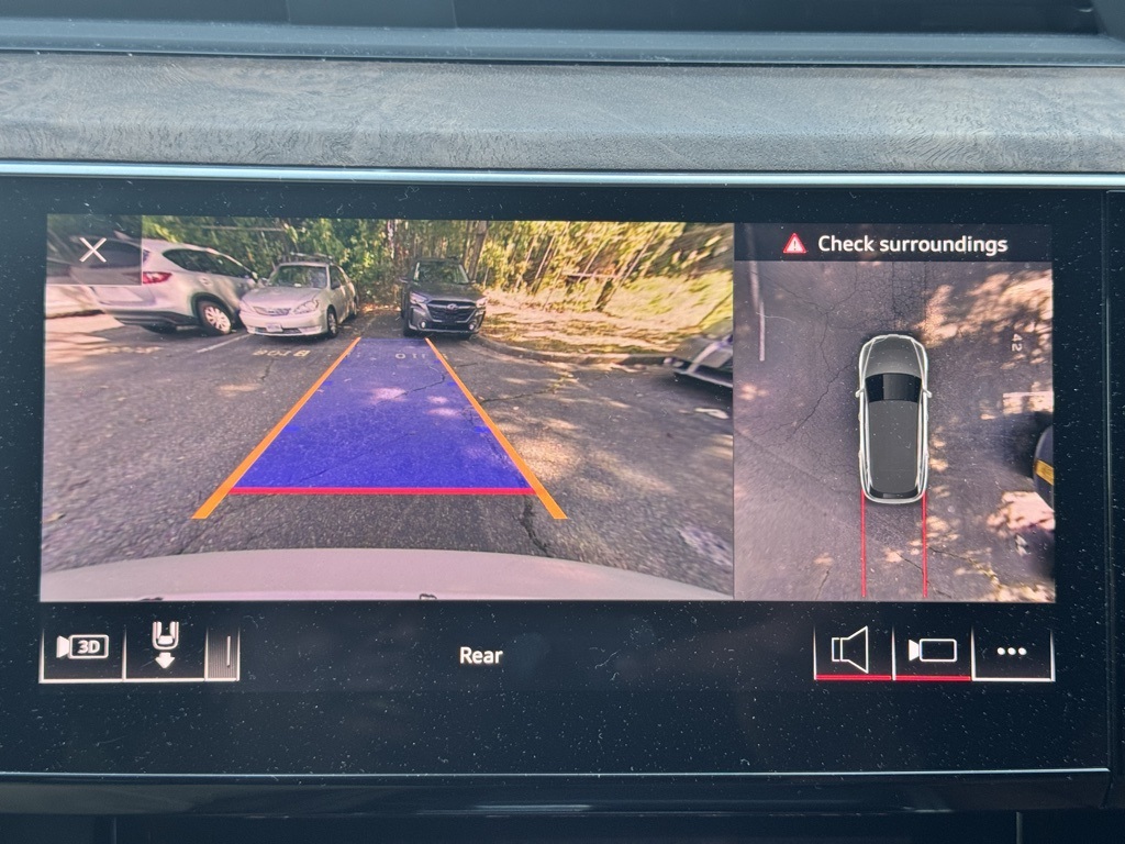 2019 Audi e-tron Prestige photo 15