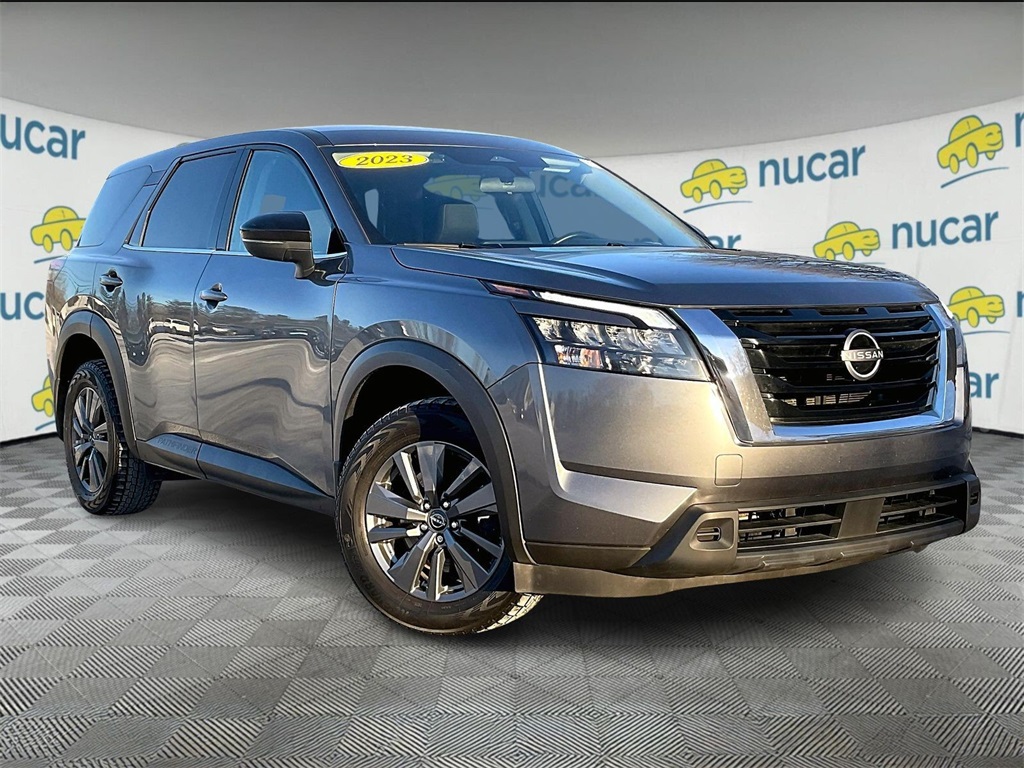2023 Nissan Pathfinder S's photo