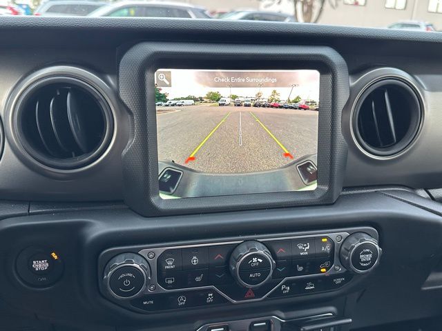2023 Jeep Gladiator Willys photo 28