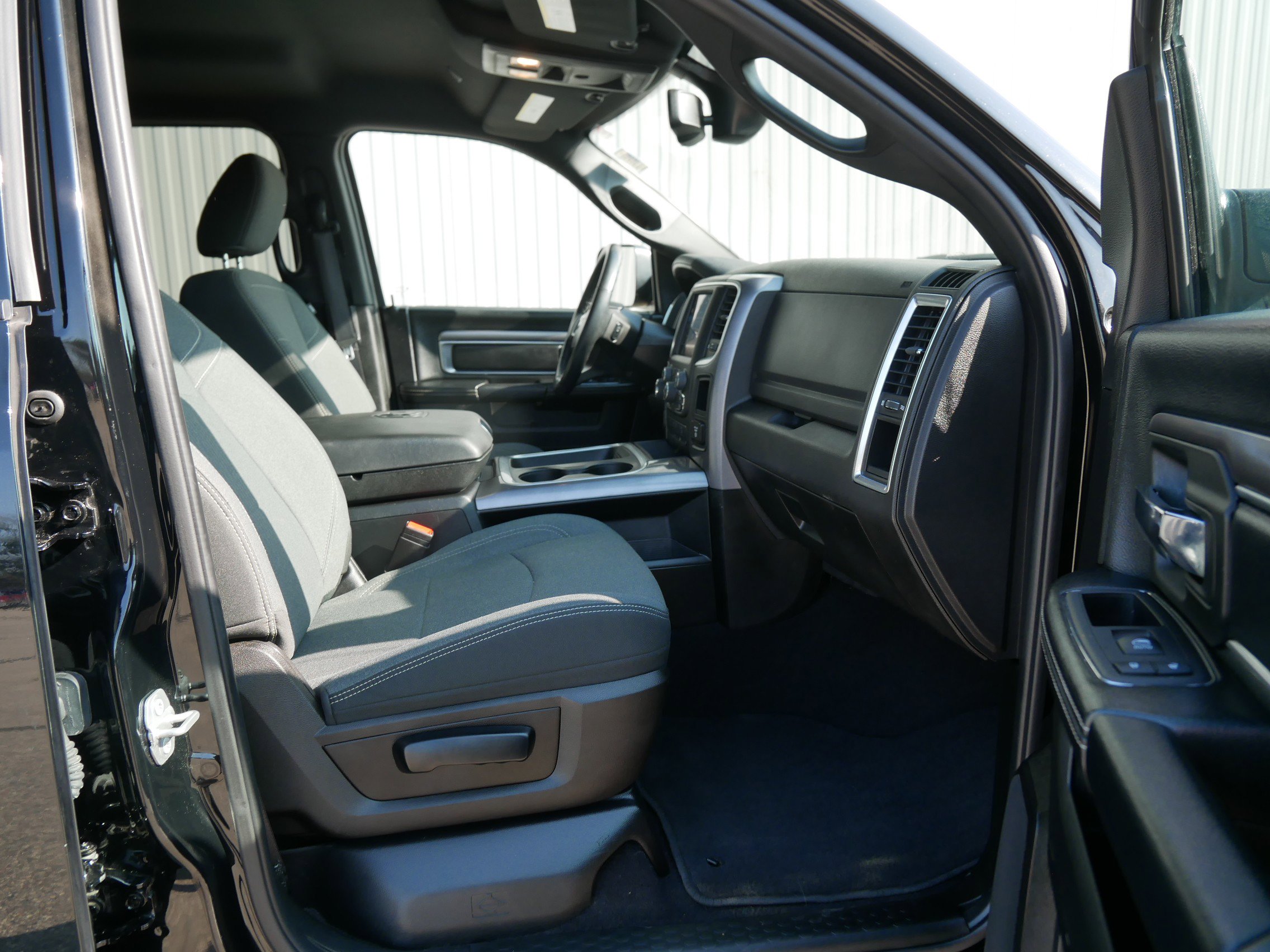 2022 Ram 1500 Classic Warlock photo 13