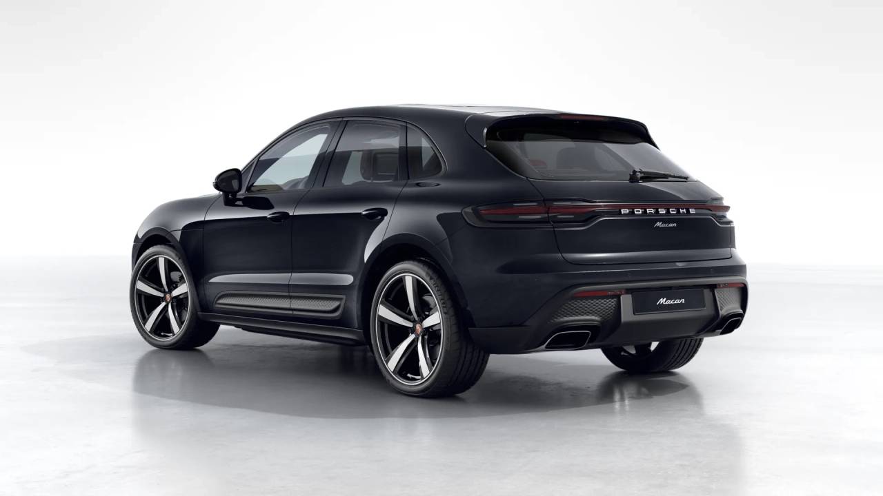 2026 Porsche Macan T photo 2