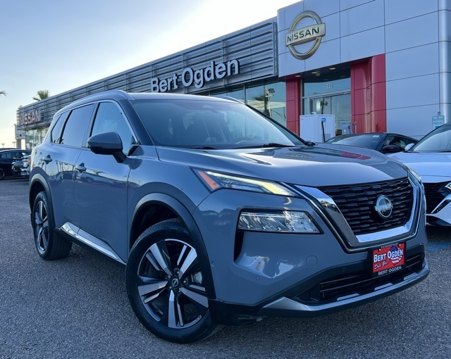 2023 Nissan Rogue SL's photo