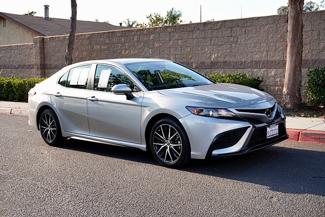 2024 Toyota Camry SE photo 5