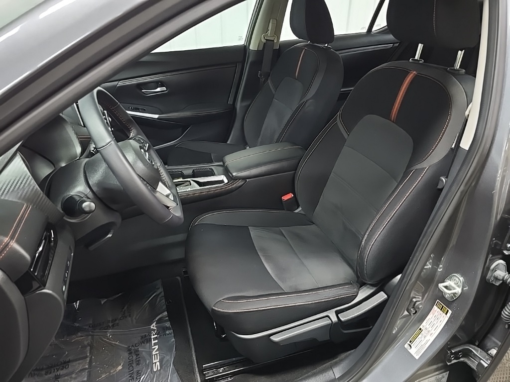 2021 Nissan Sentra SR photo 27