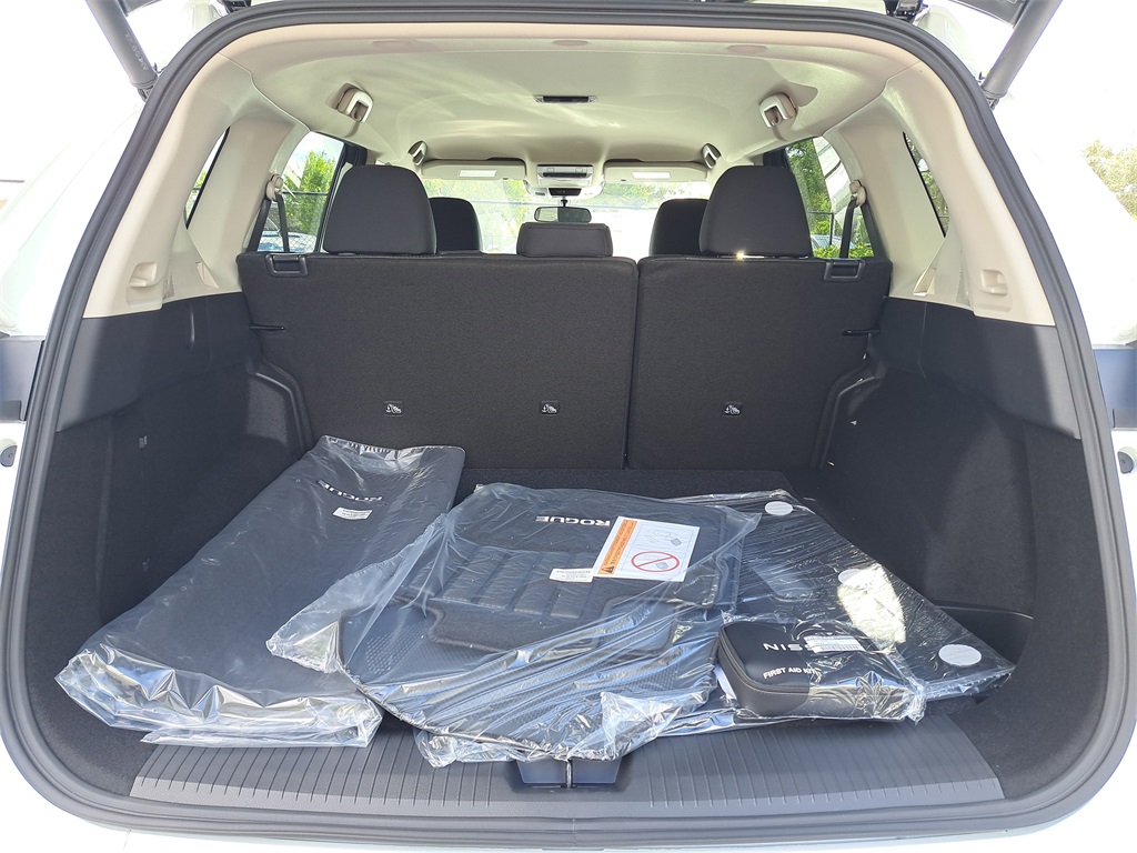 2026 Nissan Rogue SV photo 9