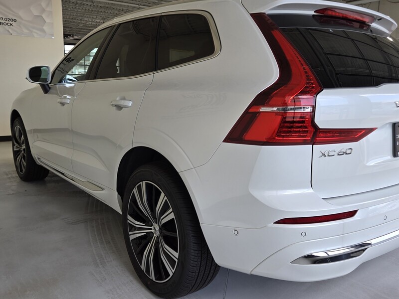 2023 Volvo XC60 B5 Plus photo 27