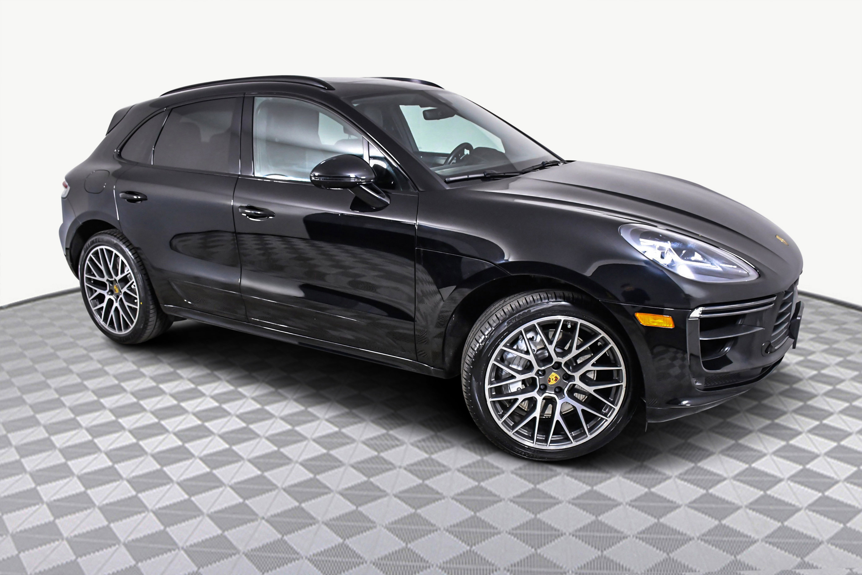 2020 Porsche Macan Turbo's photo