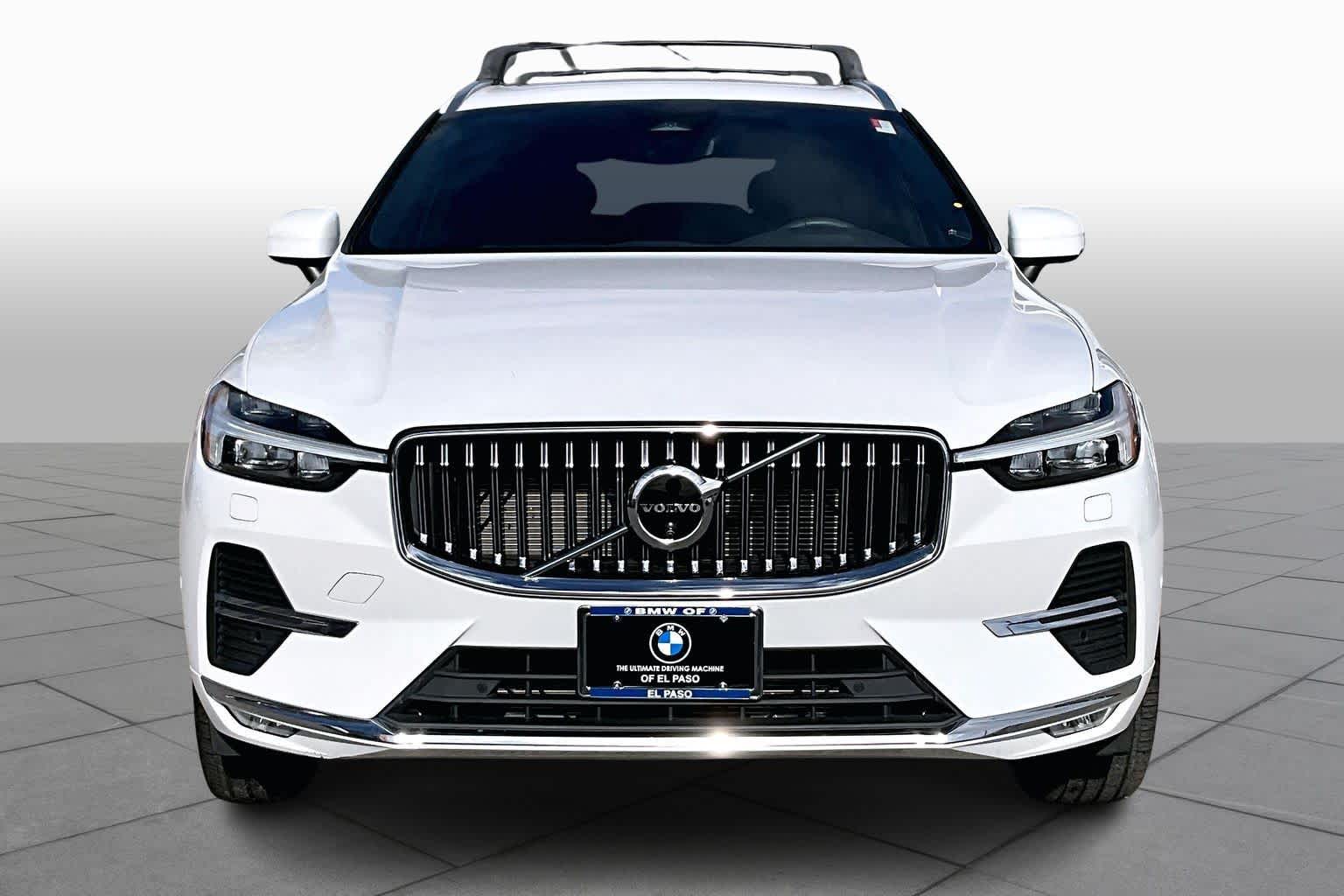 2023 Volvo XC60 Plus photo 2
