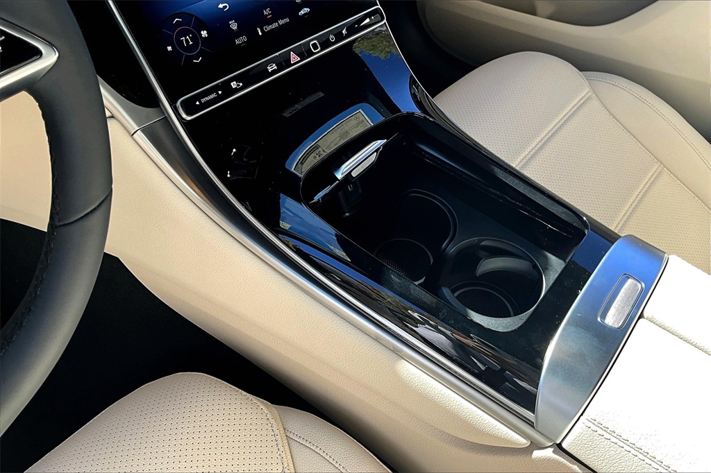 2026 Mercedes Benz GLC 300 4MATIC photo 3