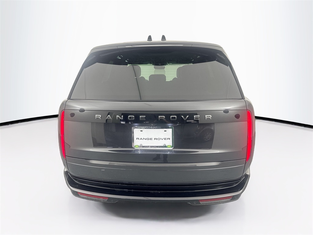 2025 Land Rover Range Rover SE photo 6