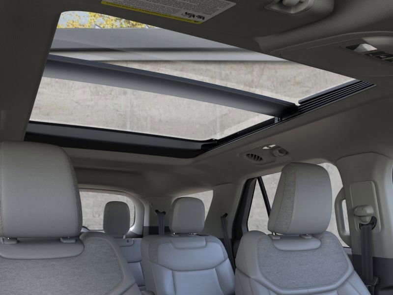 2025 Ford Explorer photo 19