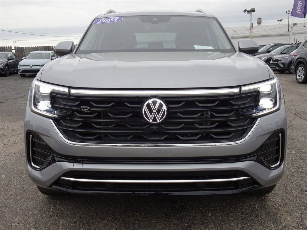 2025 Volkswagen Atlas SEL Premium R-Line photo 8