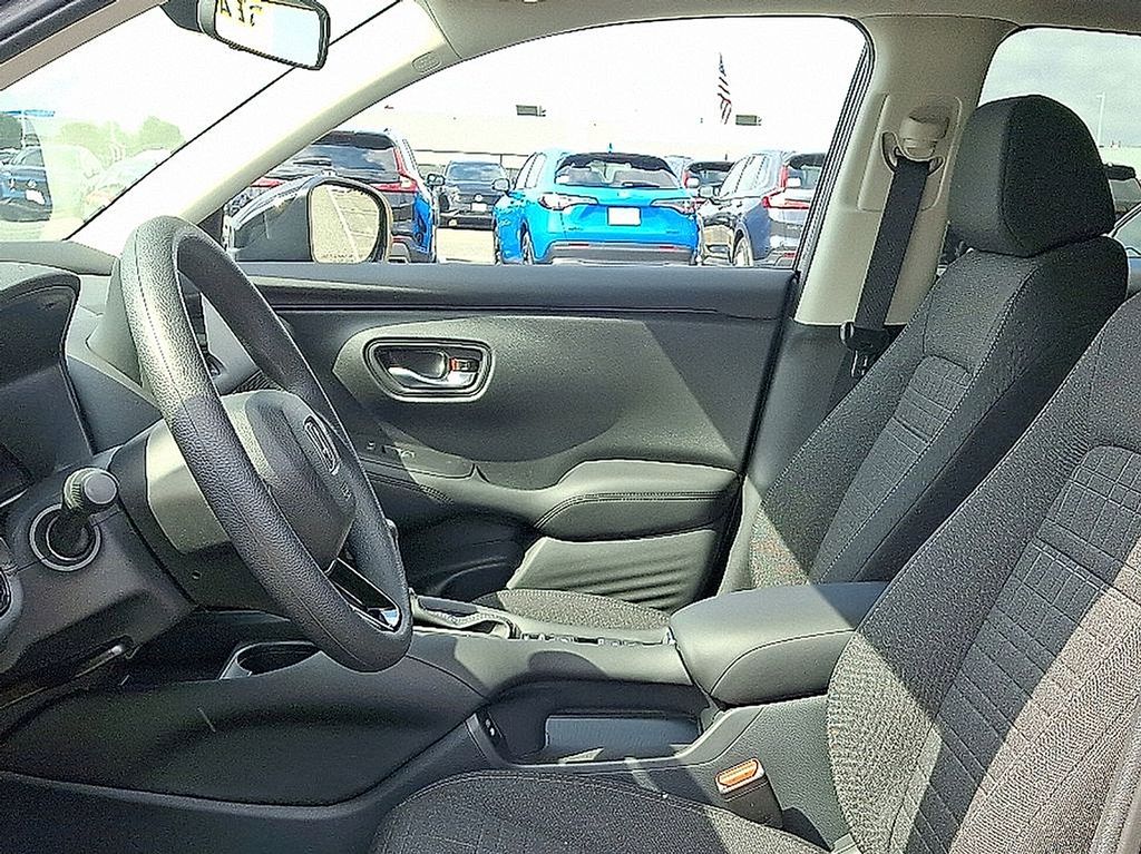 2026 Honda HR-V LX photo 5