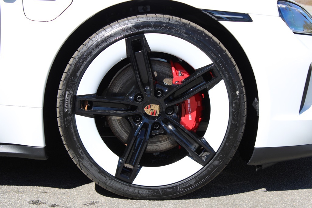 2025 Porsche Taycan 4S photo 14