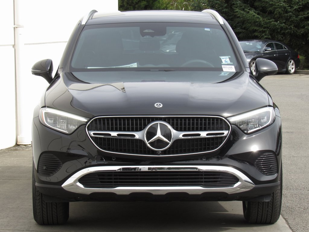2025 Mercedes Benz GLC 300 4MATIC photo 3