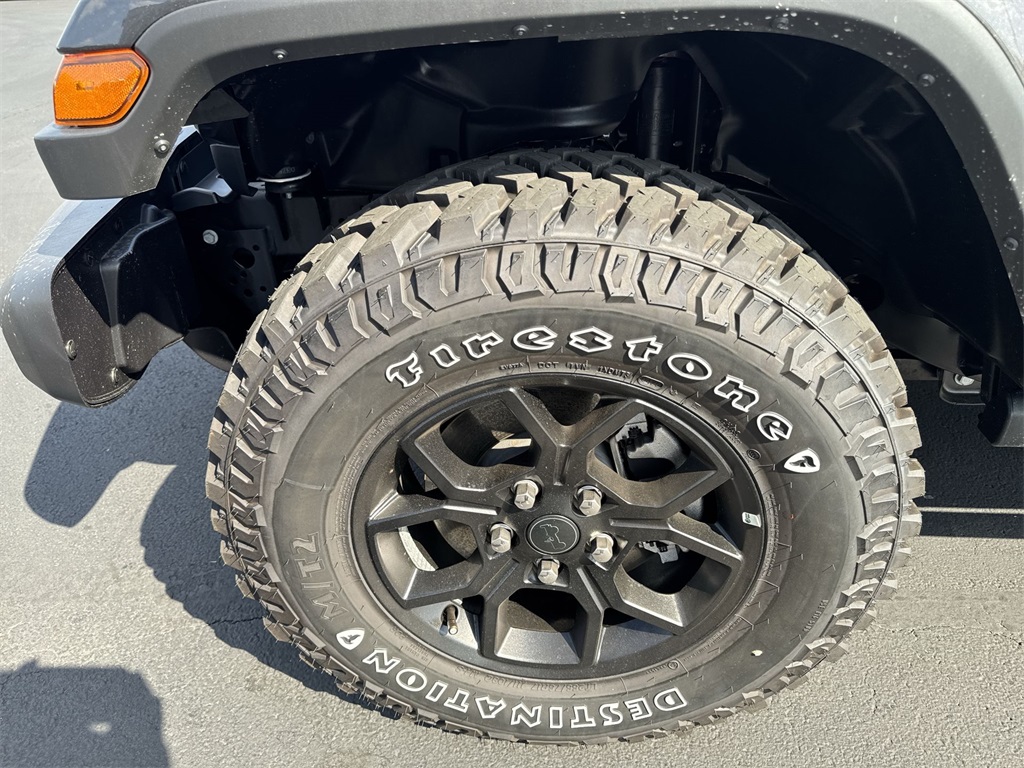2025 Jeep Gladiator Willys photo 15