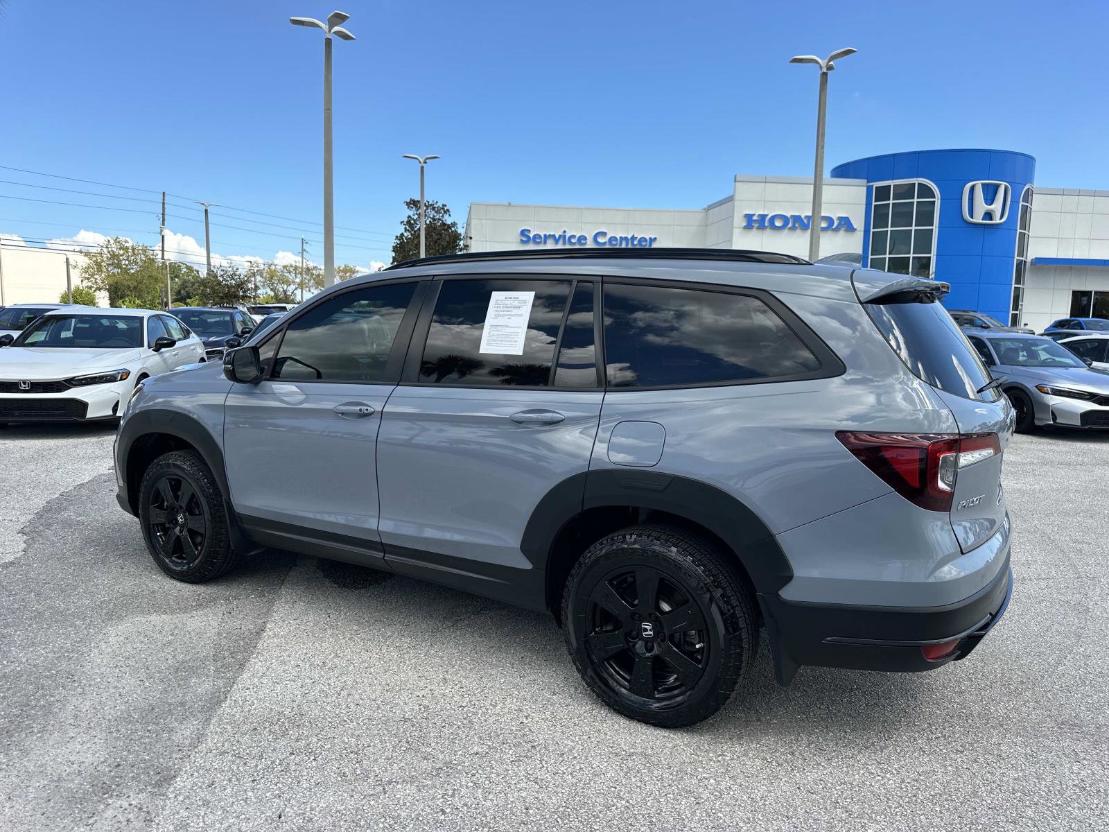 2022 Honda Pilot TrailSport photo 3
