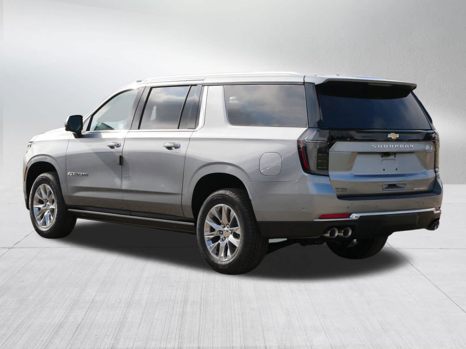 2025 Chevrolet Suburban Premier photo 3