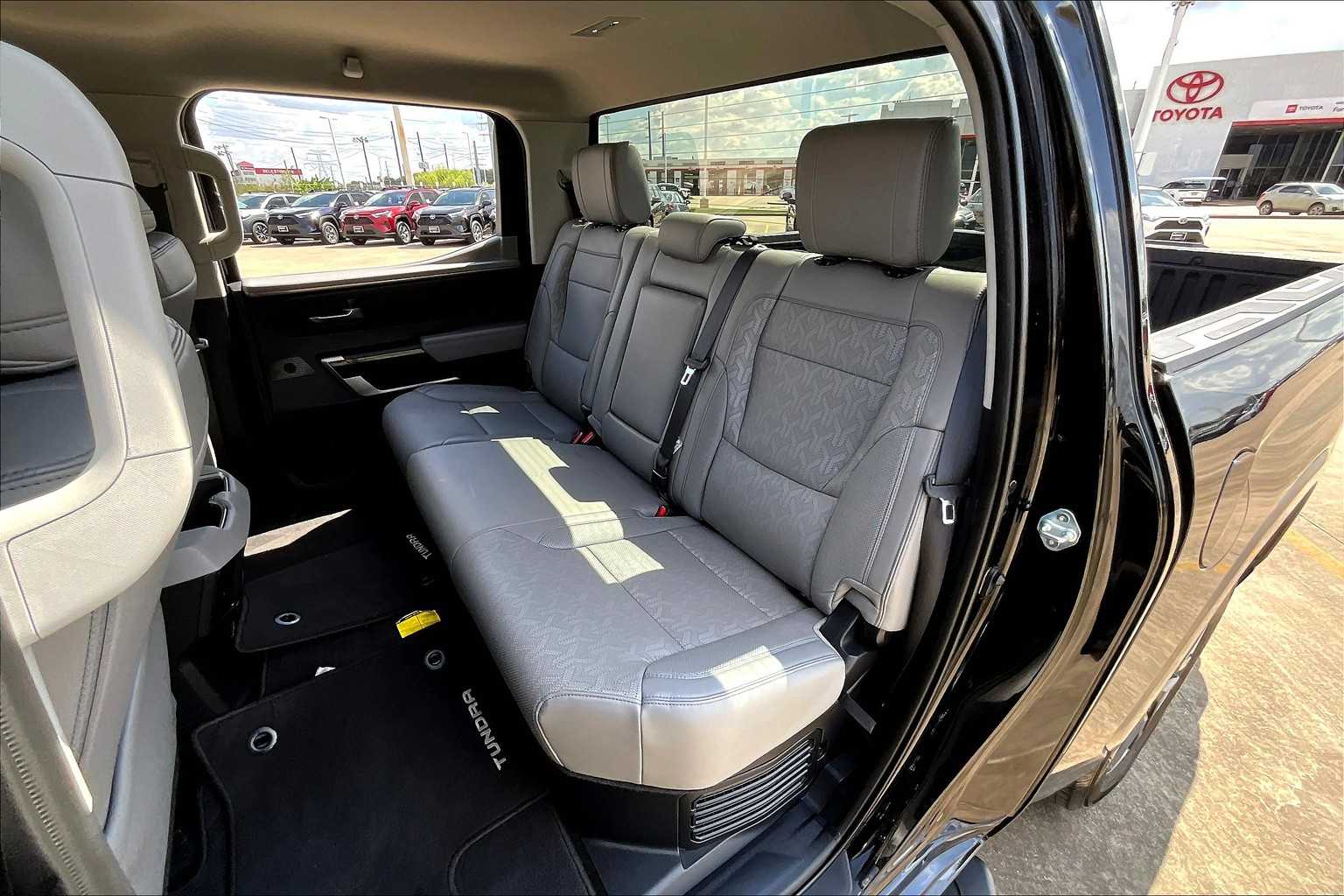 2024 Toyota Tundra Limited CrewMax photo 18