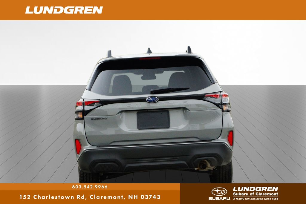 2025 Subaru Forester Premium Base photo 3