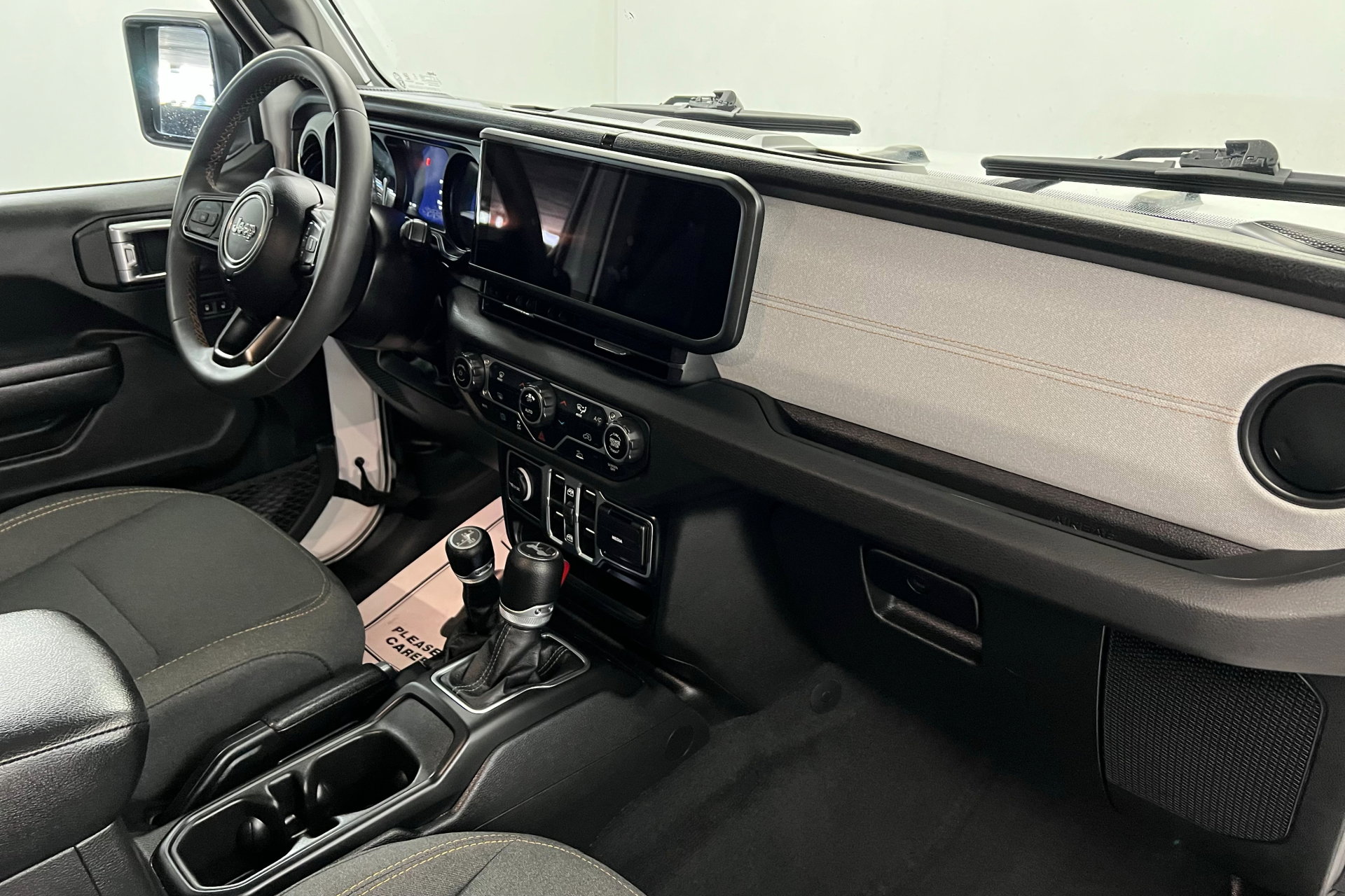 2024 Jeep Wrangler 4xe Sport S photo 22